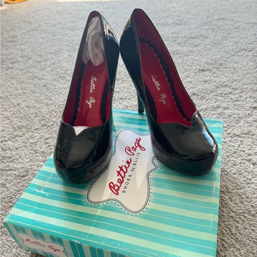 Bettie Page Black Patent Leather High Heel Pumps with Red Lining